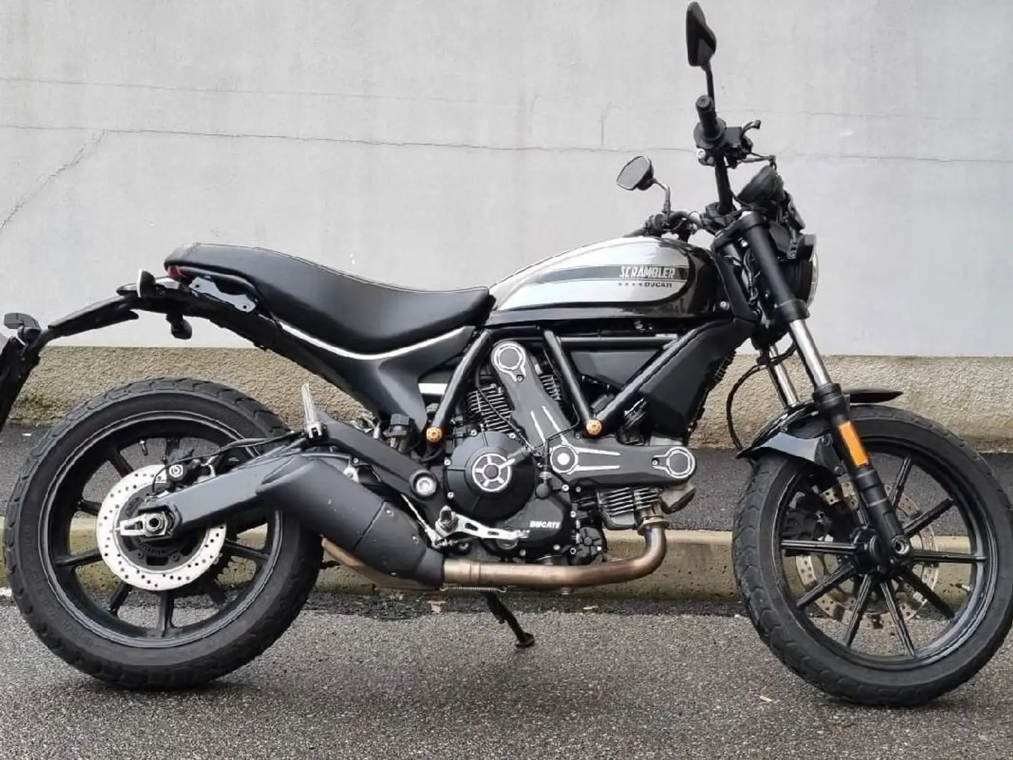 Ducati Scrambler 400 Sixty 2 Nero - 1