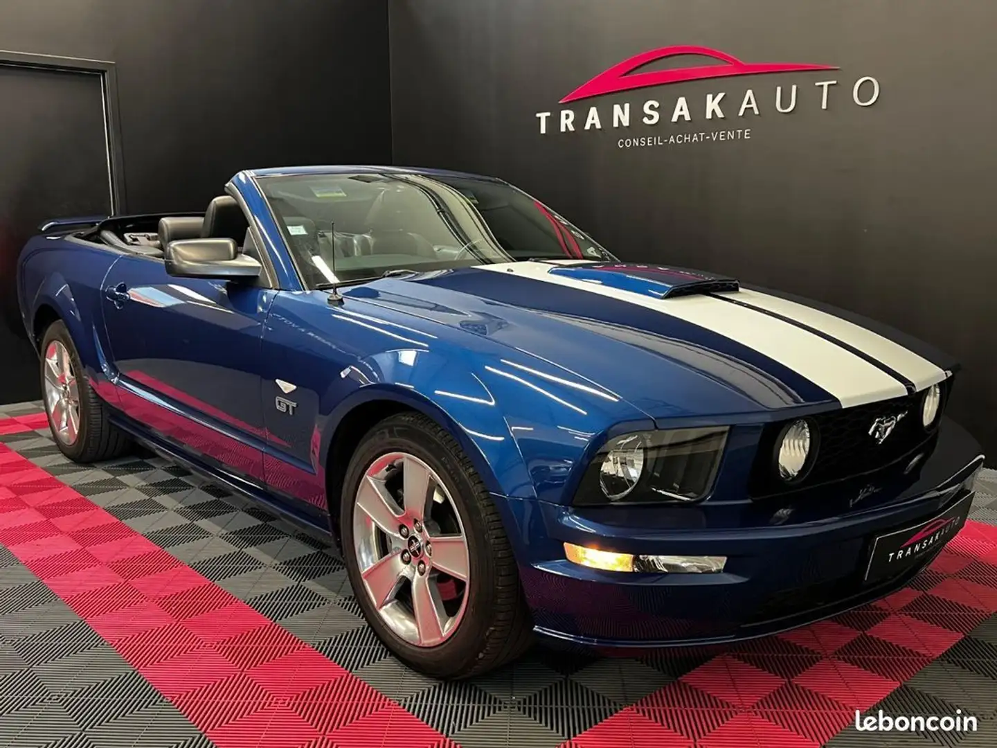 Ford Mustang GT 4.6L v8 305 cv 71000 km SIEGES CHAUFFANTS Bleu - 1