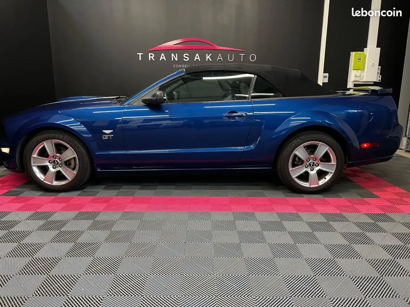 Ford Mustang GT 4.6L v8 305 cv 71000 km SIEGES CHAUFFANTS Bleu - 2