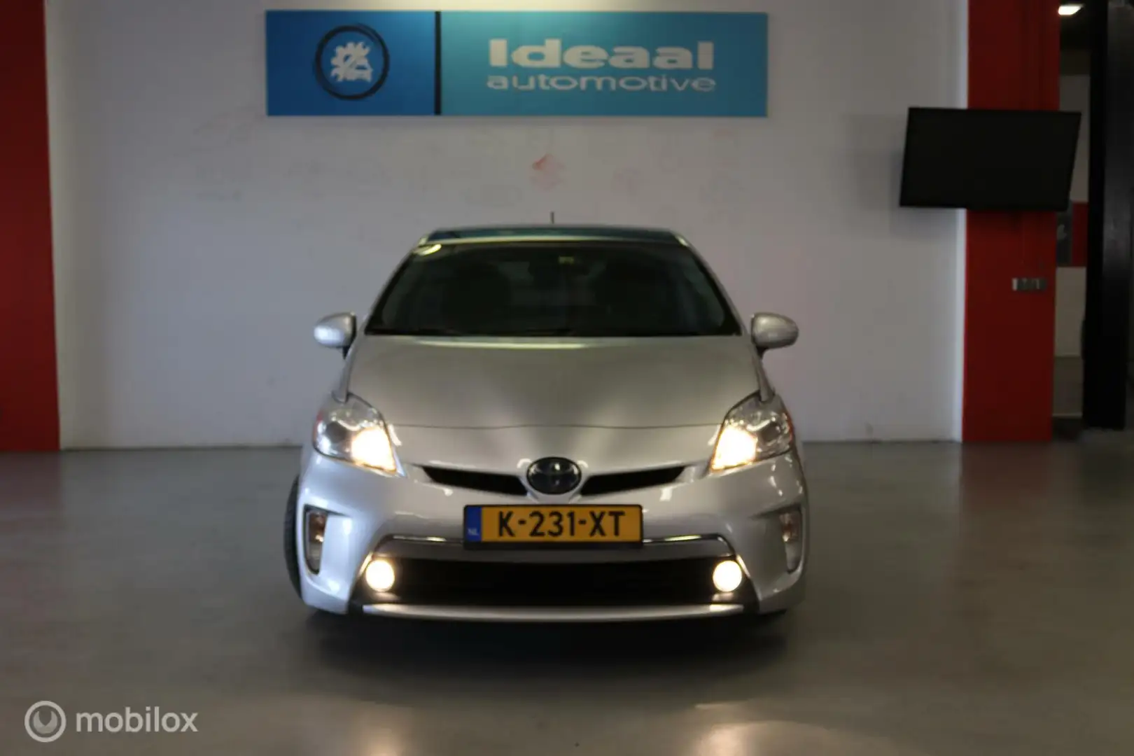 Toyota Prius 1.8First Edition/leer/Terkhak/SolarRoof Šedá - 2