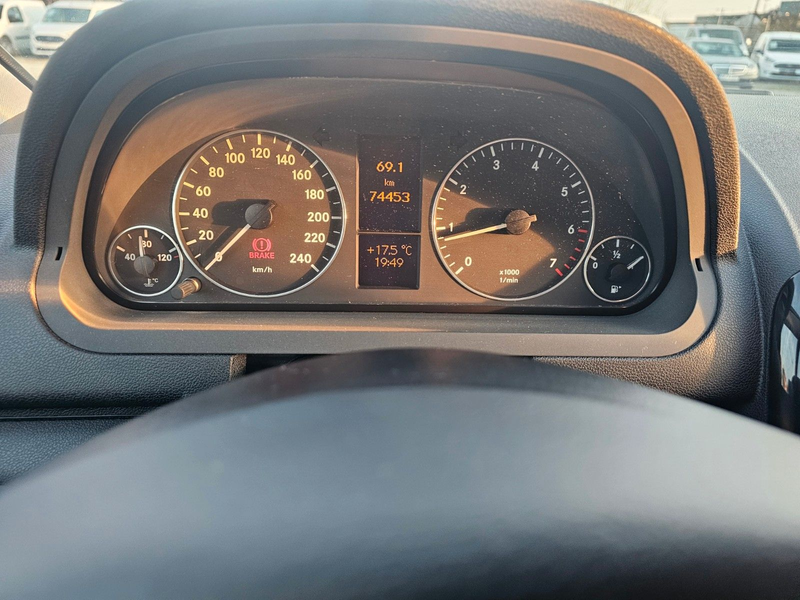 Mercedes-Benz A 150 Klima — photo 12
