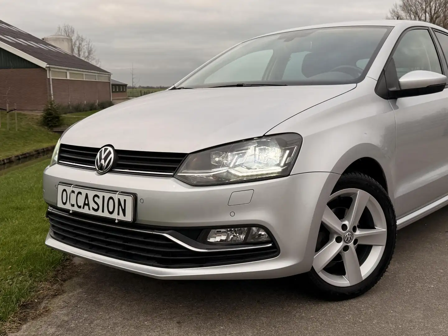 Volkswagen Polo 1.2 TSI Highline | LM-VELGEN | PARKEERCAMERA | LED Grijs - 2