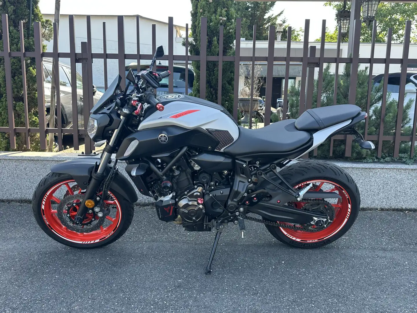 Yamaha MT-07 MT-07 A2 - ECHAPPEMENT IXIL / ENTRETIEN COMPLET Gris - 2