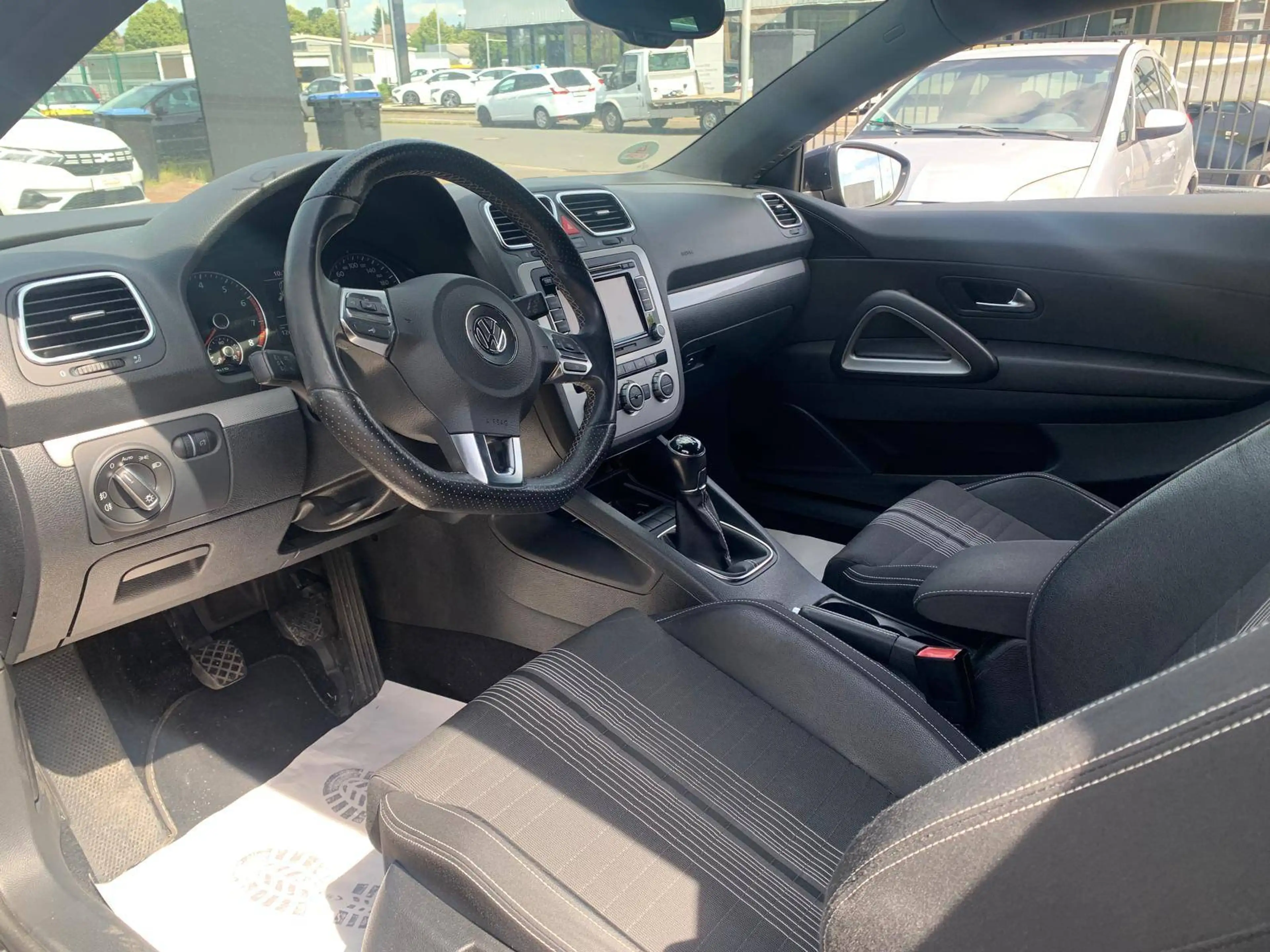 Volkswagen Scirocco 1.4 TSI 118 kW Match — photo 8