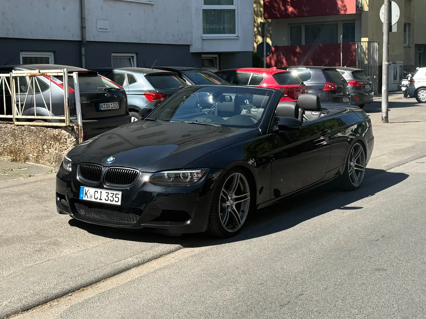 BMW 335 335i Cabrio Aut. Schwarz - 2