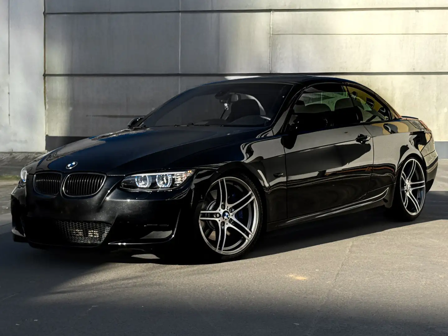 BMW 335 335i Cabrio Aut. Schwarz - 1