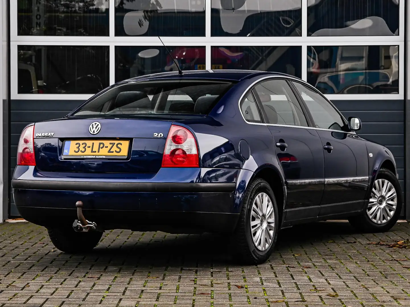 Volkswagen Passat 2.0-20V Arctic | Climate control | Cruise control Bleu - 2