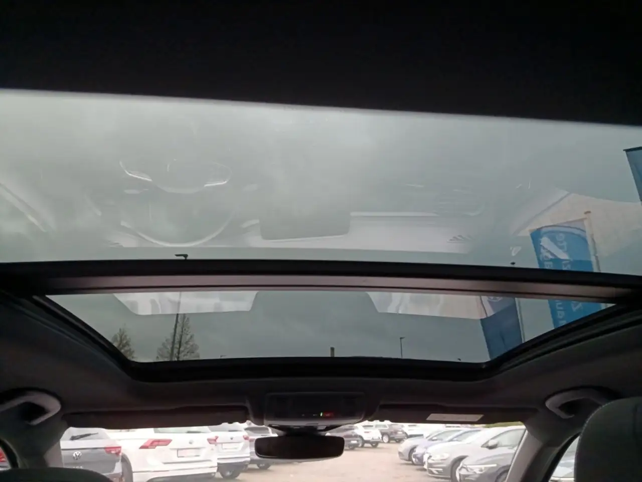 Volkswagen T-Roc R-Line 1.0TSI+PDC+Sitzhzg.+Sportpaket 23