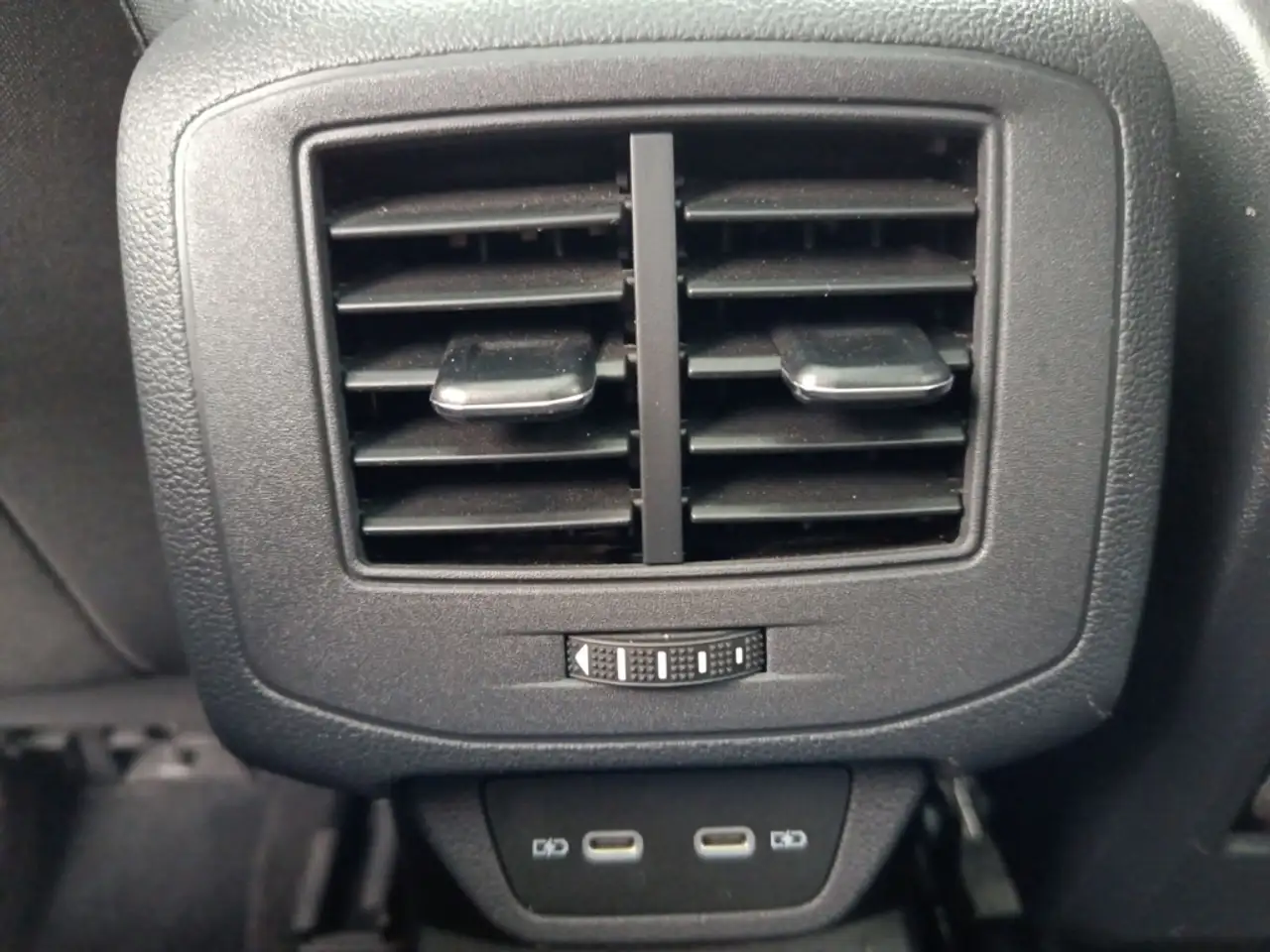 Volkswagen T-Roc R-Line 1.0TSI+PDC+Sitzhzg.+Sportpaket 22