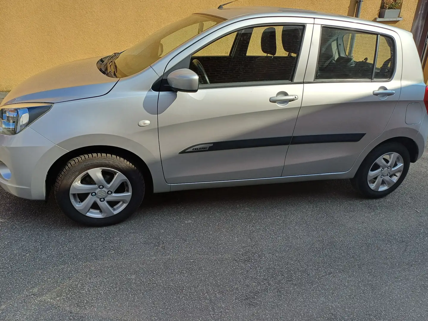 Suzuki Celerio 1.0 AGS Club - 1