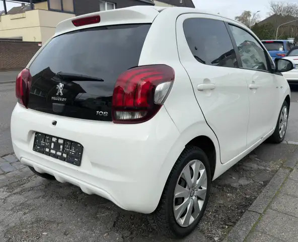 Peugeot 108 view 5