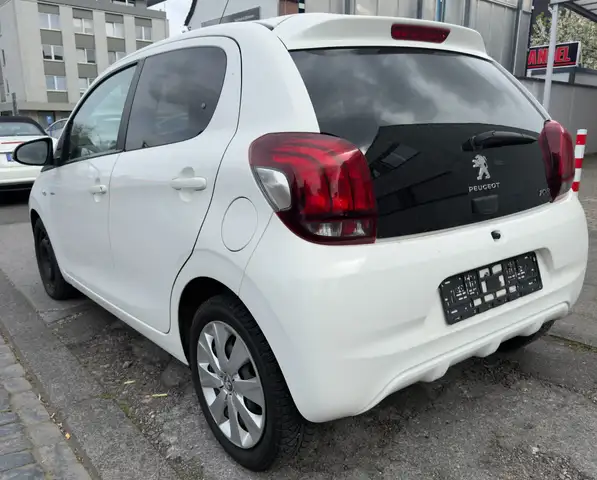 Peugeot 108 view 3
