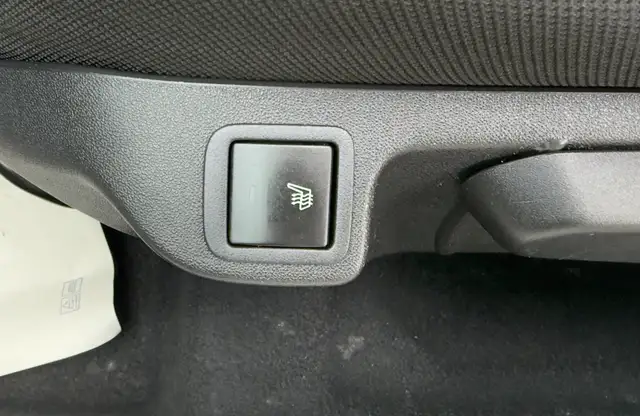 Peugeot 108 view 13