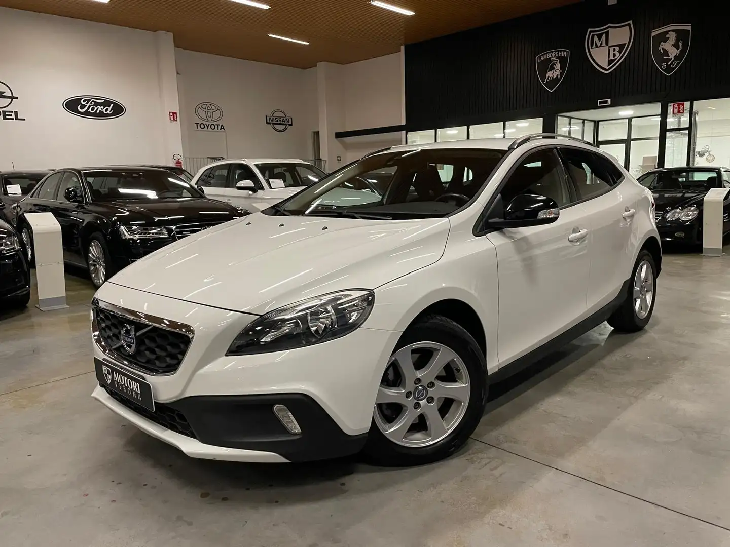 Volvo V40 Cross Country V40 II 2012 Cross Country 1.6 d2 Kinetic Weiß - 1