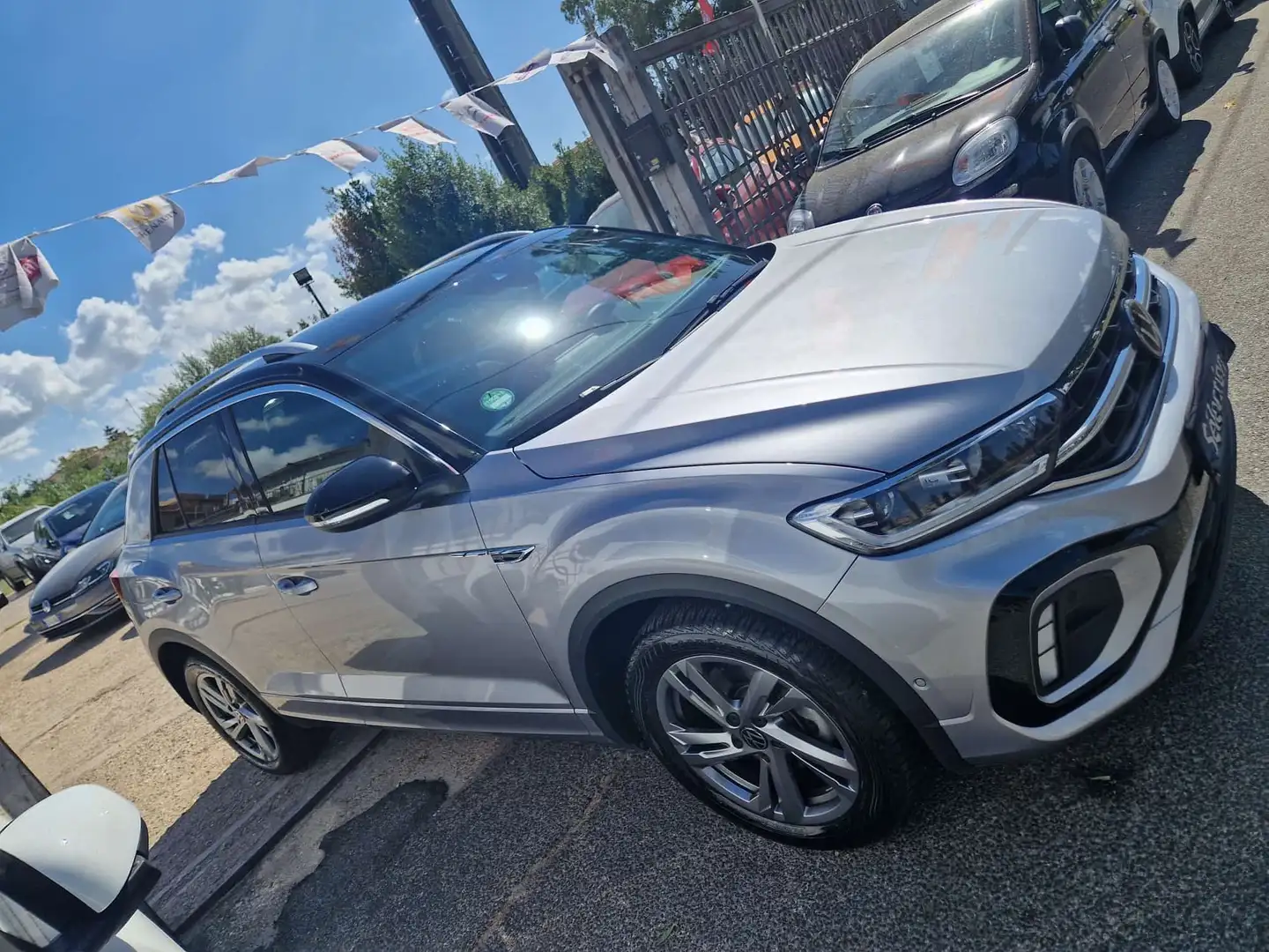 Volkswagen T-Roc 2.0 tdi  dsg 150CV. R LINE 6000 km Argento - 1