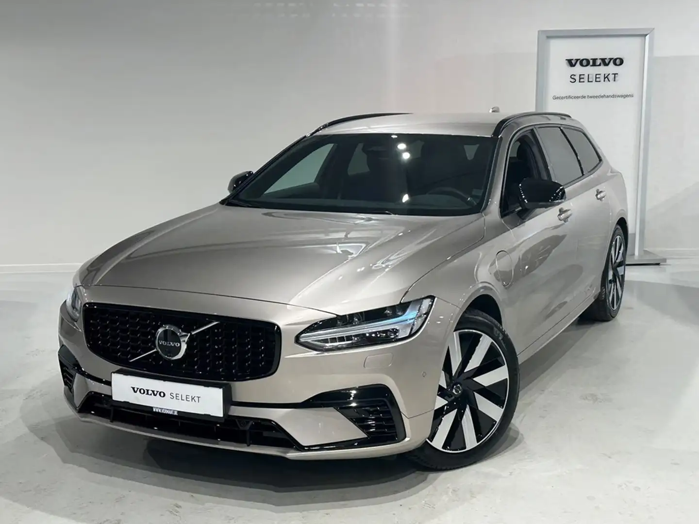 Volvo V90 T6 Recharge Long Range Dark Grijs - 1