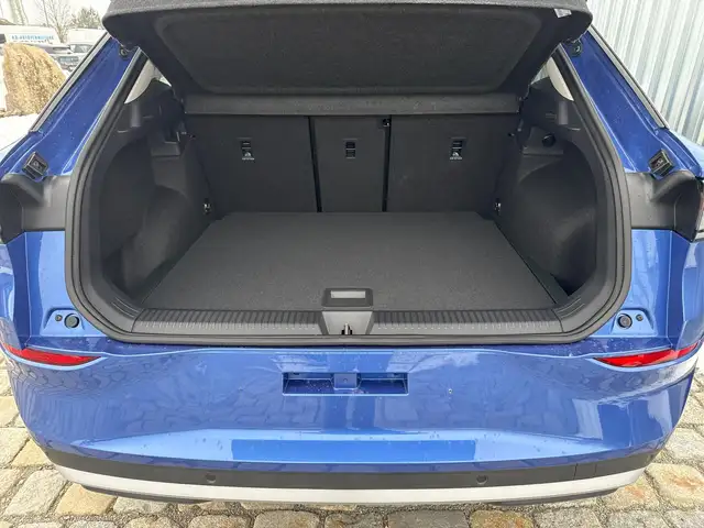 Volkswagen T-Roc view 8