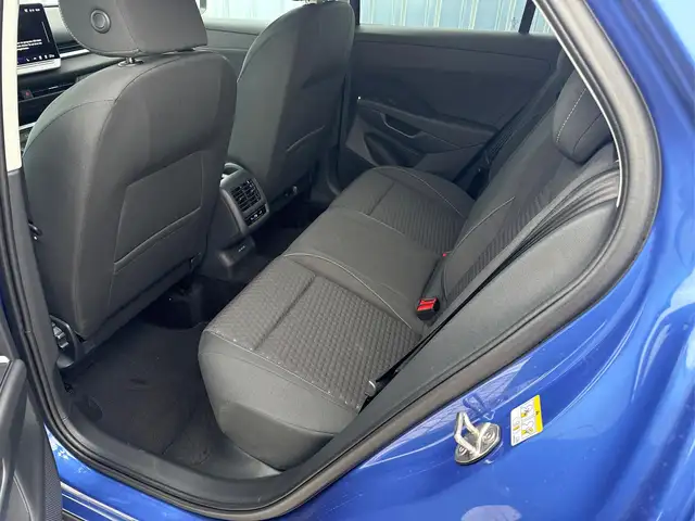 Volkswagen T-Roc view 12