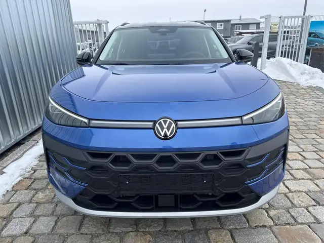 Volkswagen T-Roc view 10