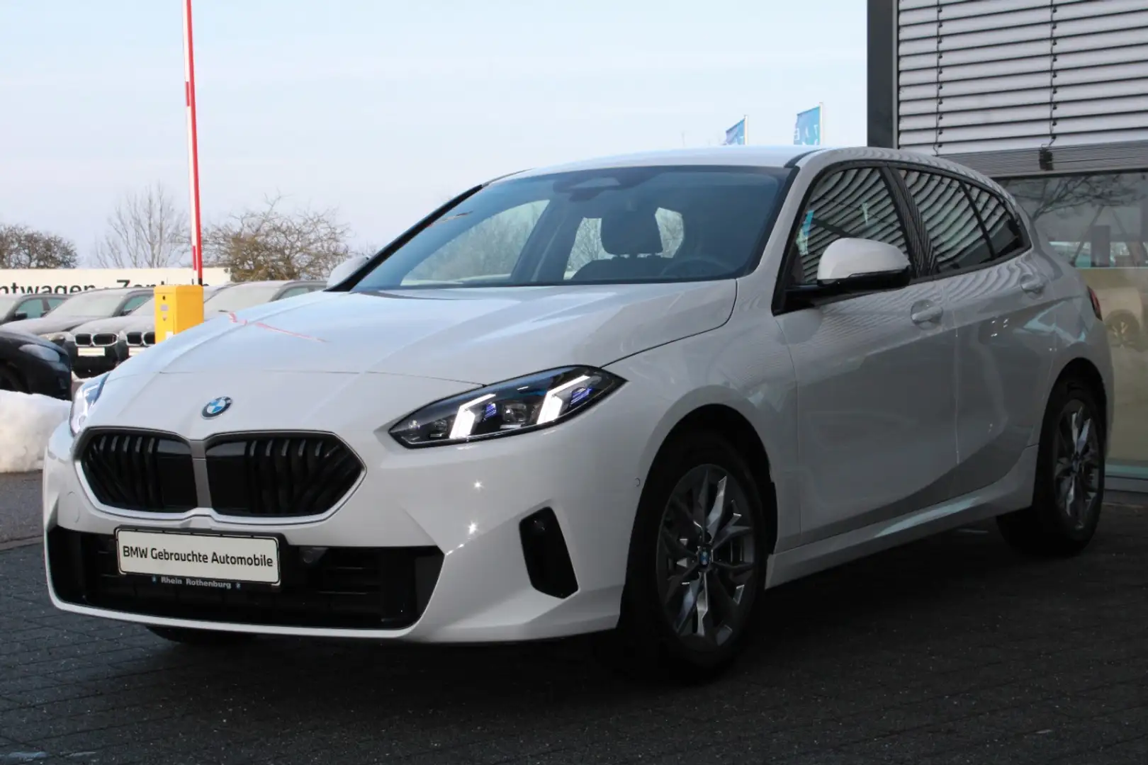 BMW 120 5-Türer Navi AdLED Kamera DAB SH DAB DrivAss Blanc - 1