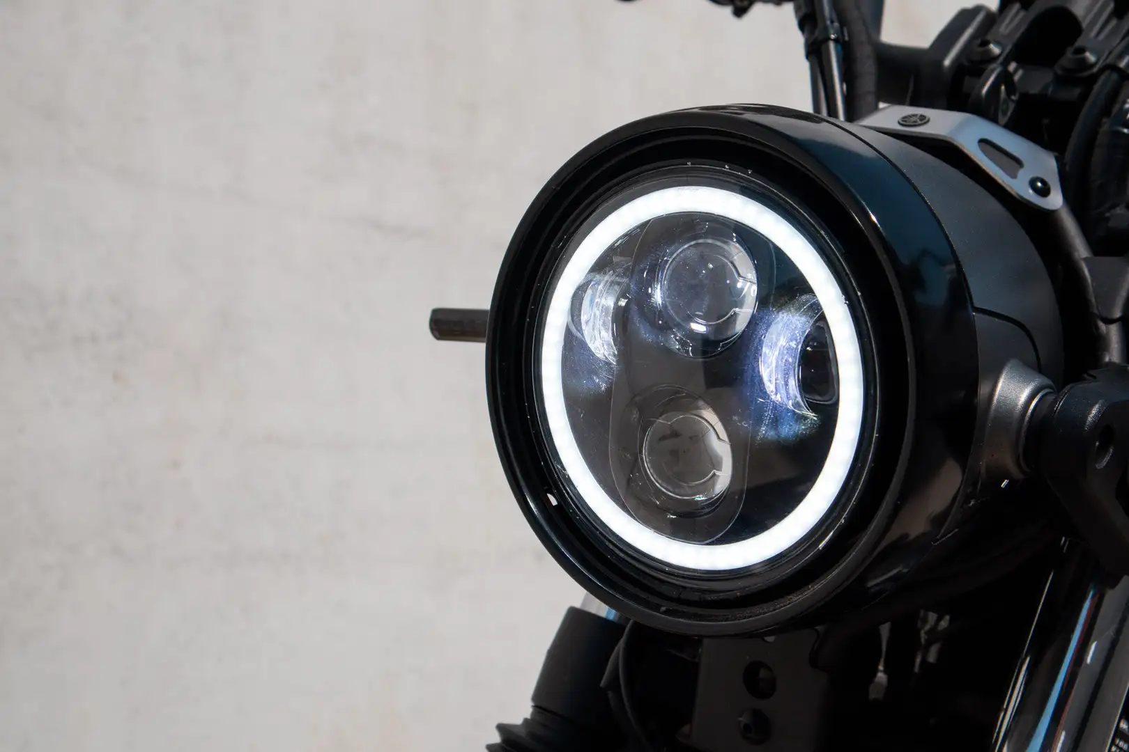 Yamaha XSR 700 Silber - 2