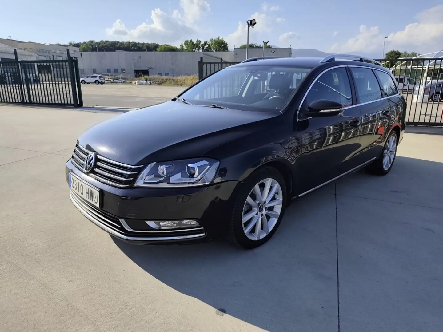 Volkswagen Passat Variant 2.0TDI HighlineBMT DSG Noir - 1