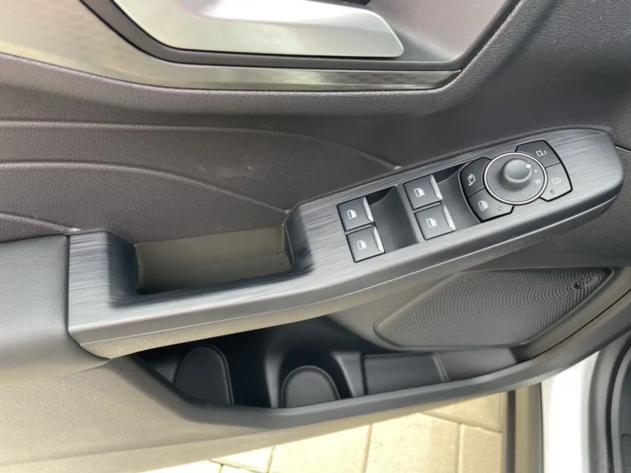 Ford Kuga 1.5 EcoBoost TITANIUM 110 kW, 5-türig 16