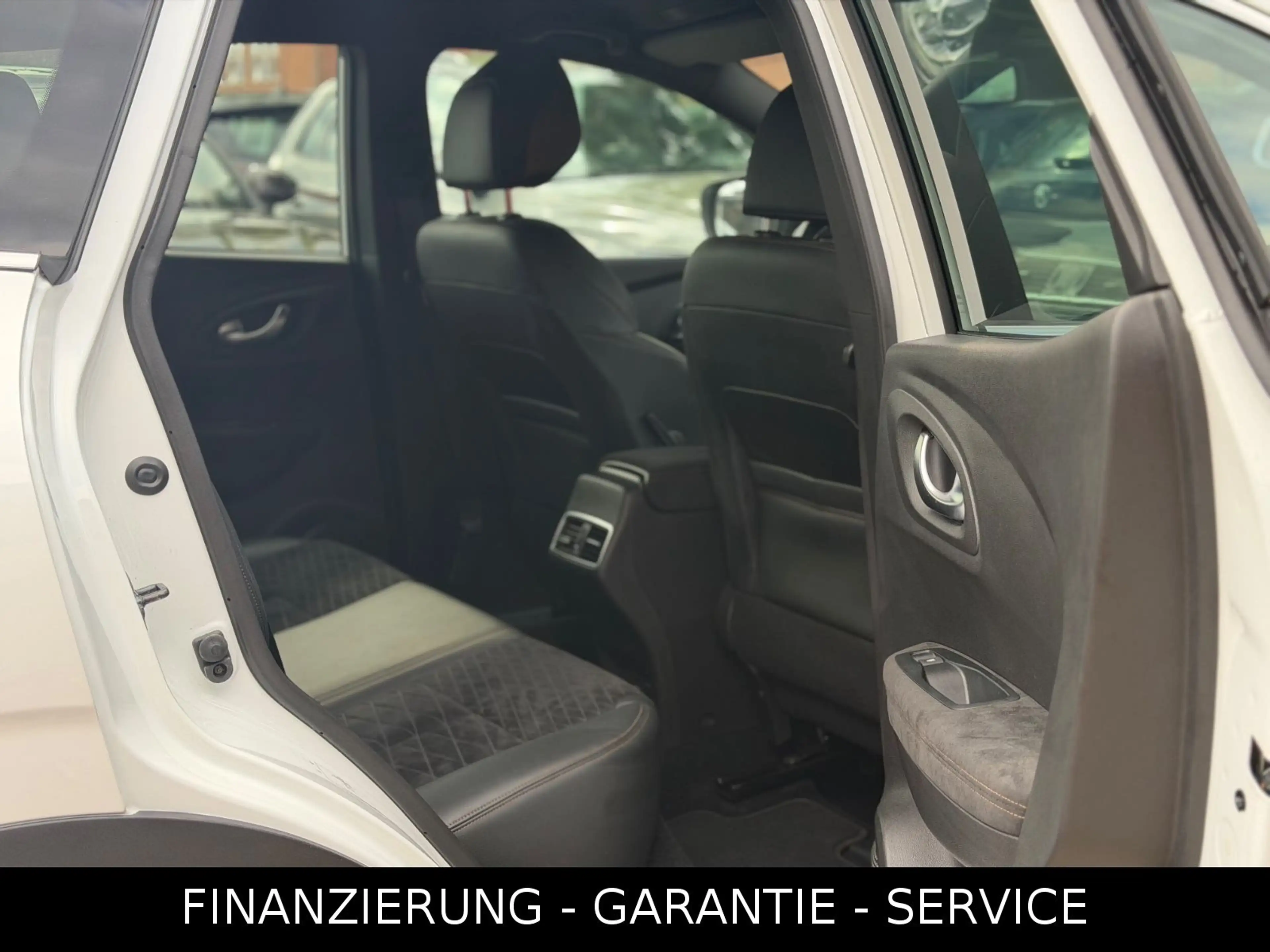 Renault Kadjar KADJAR 1,3 BLACK EDITION/BOSE/KAM/SHZ/NAVI/AHK — photo 13