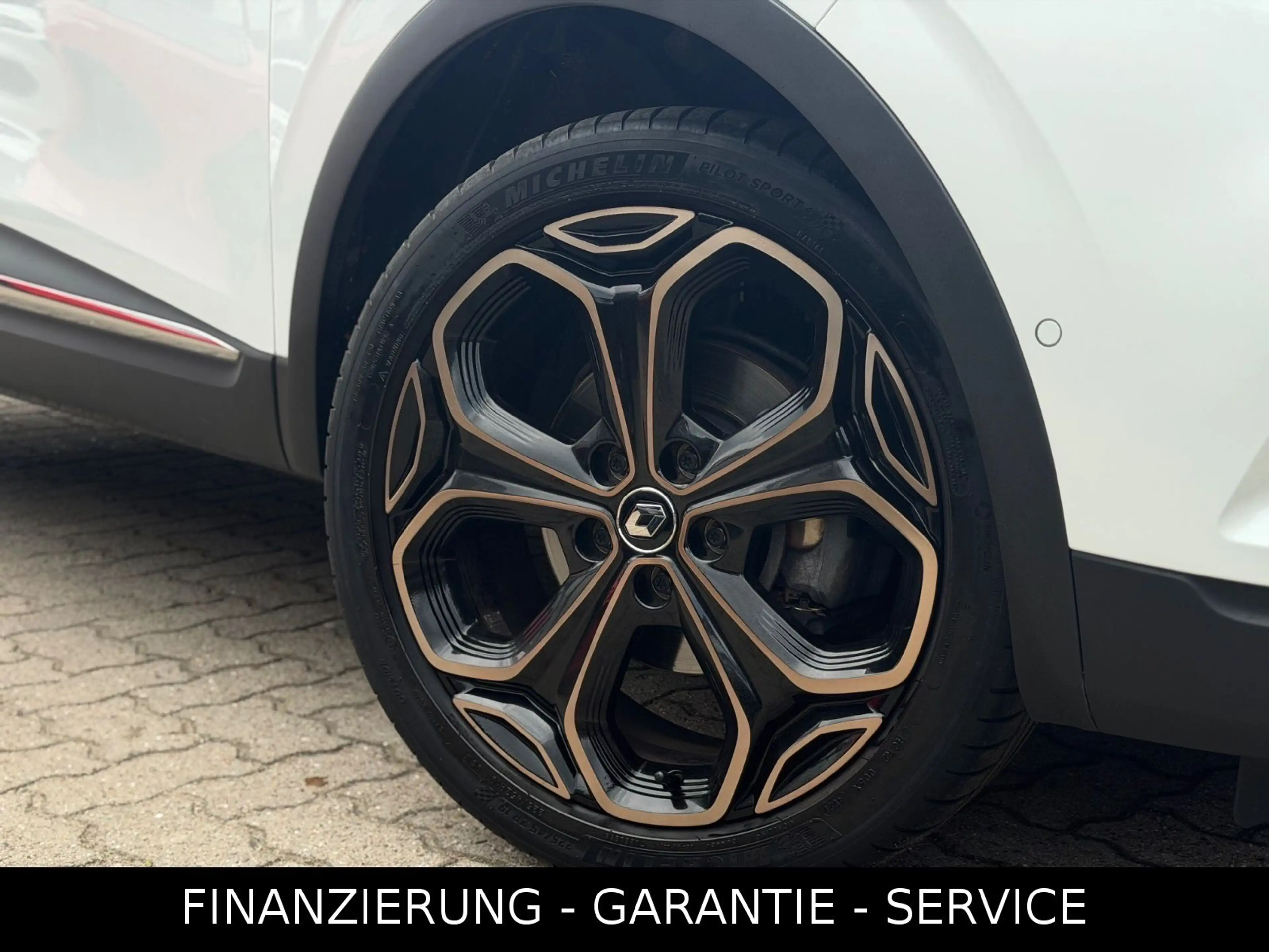 Renault Kadjar KADJAR 1,3 BLACK EDITION/BOSE/KAM/SHZ/NAVI/AHK — photo 6