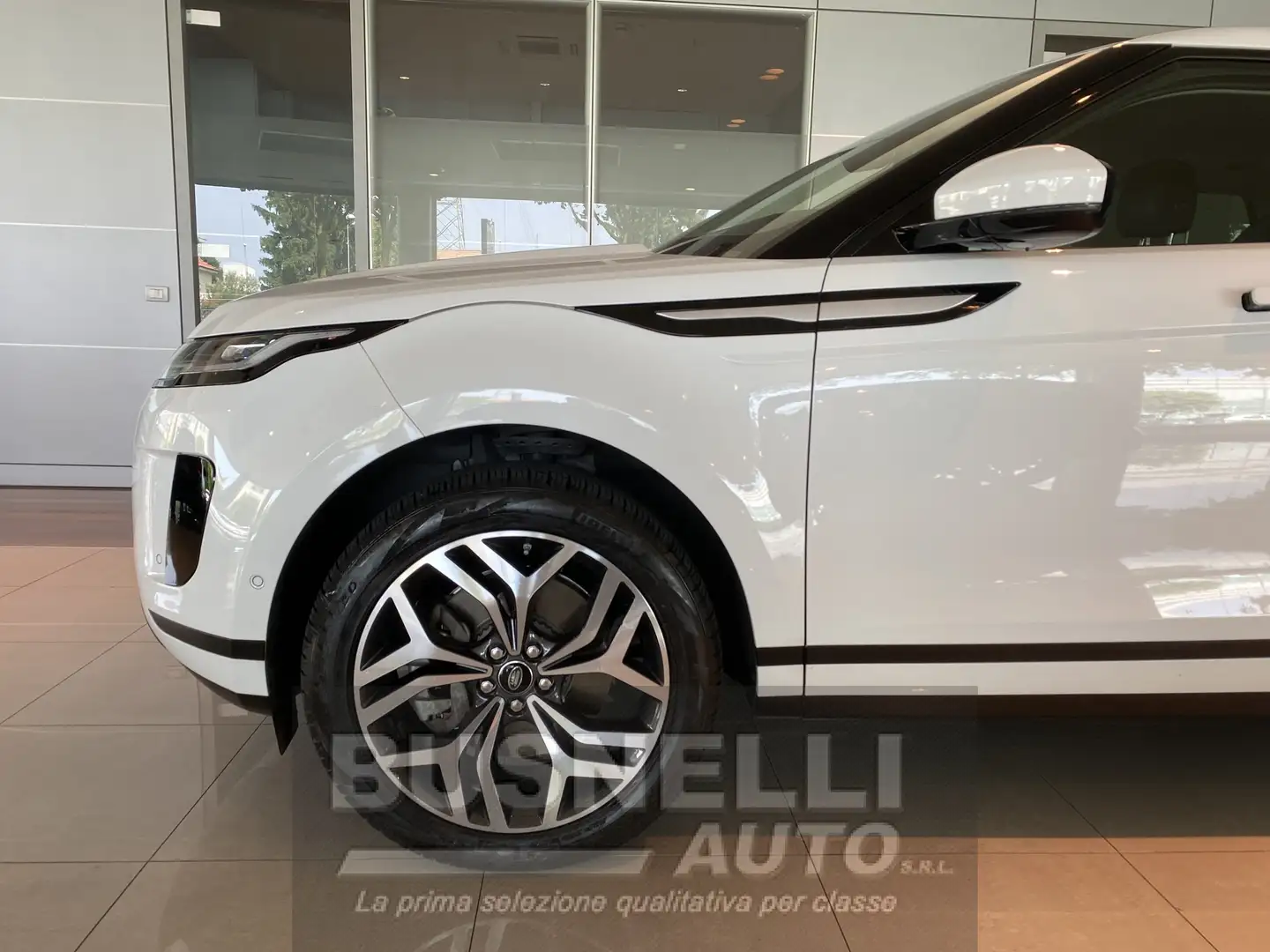Land Rover Range Rover Evoque 2.0D i4 MHEV AWD SE 150CV AUTOMATICA Bianco - 2