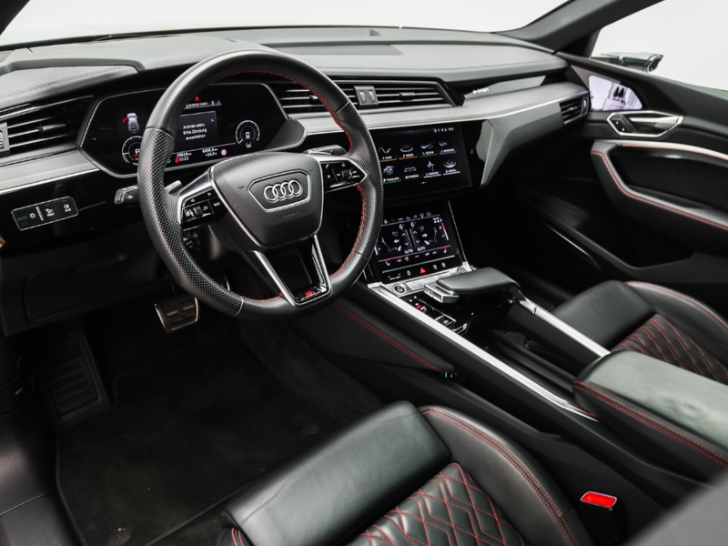 Audi Q8 e-tron Sportback 55 S line Edition Pano AHK Leder Raute — photo 9