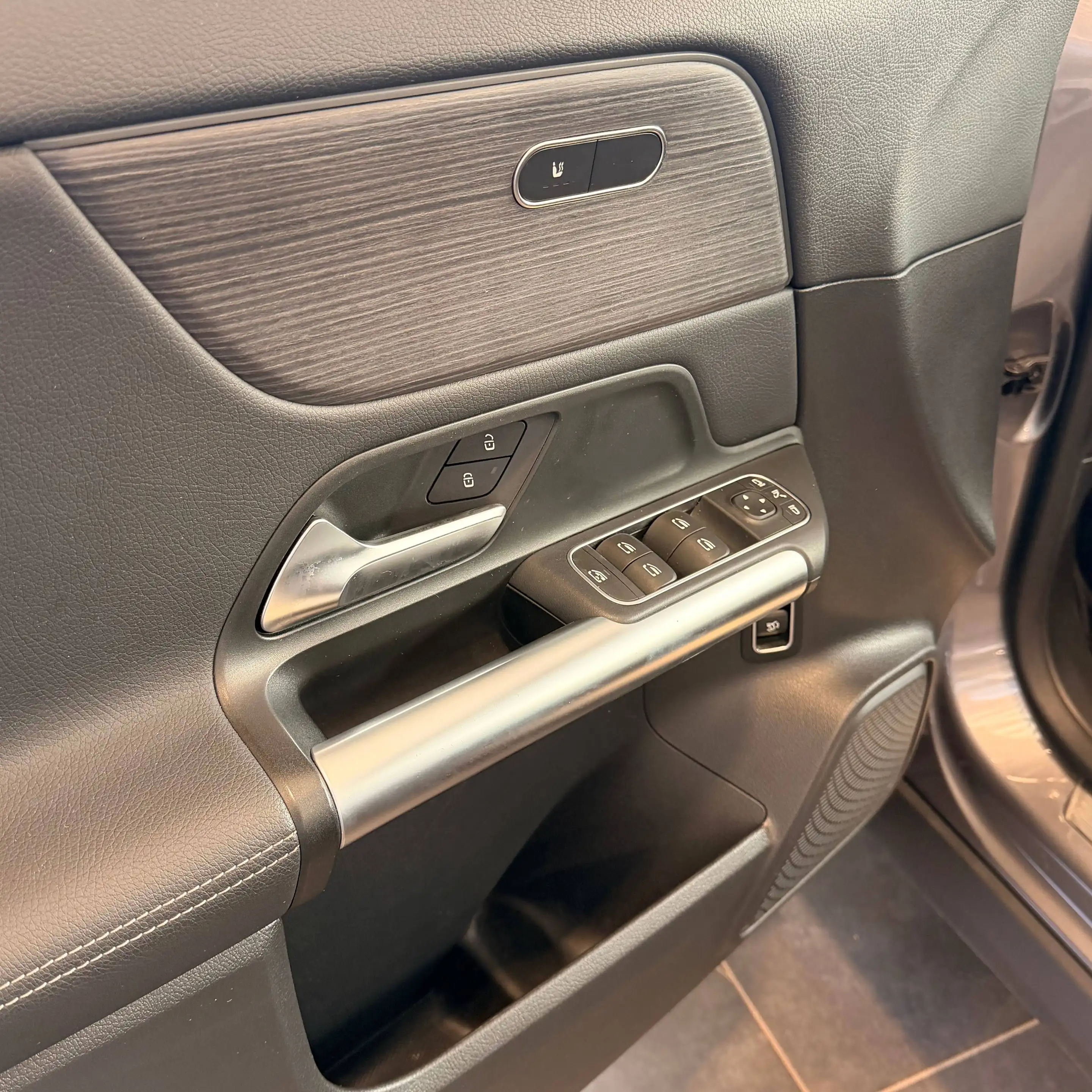 Mercedes-Benz GLA 180 GLA 180 Luxury Line — photo 10