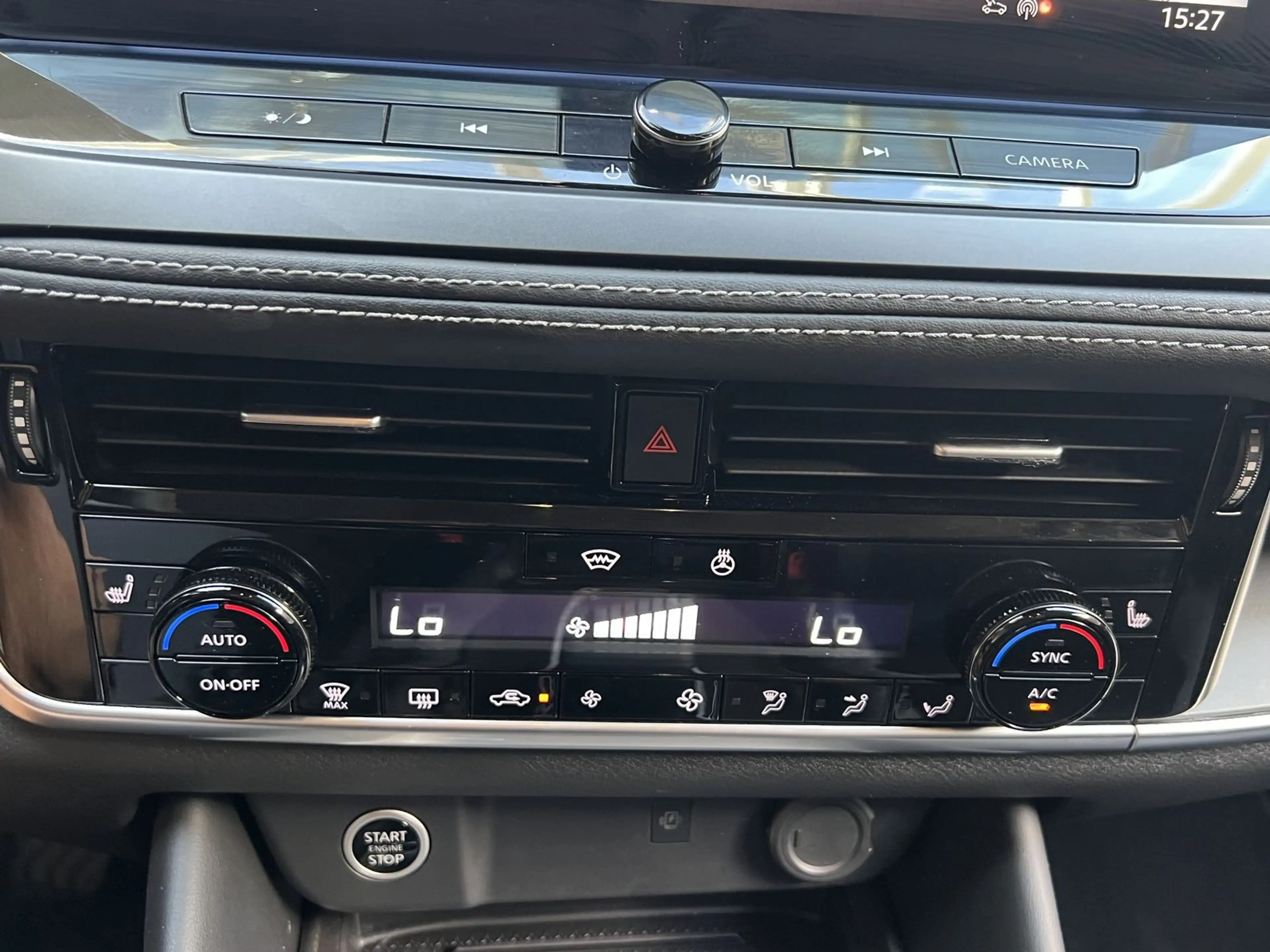 Nissan Qashqai N-Connecta 360° CarPlay DAB ACC Totw. — photo 10