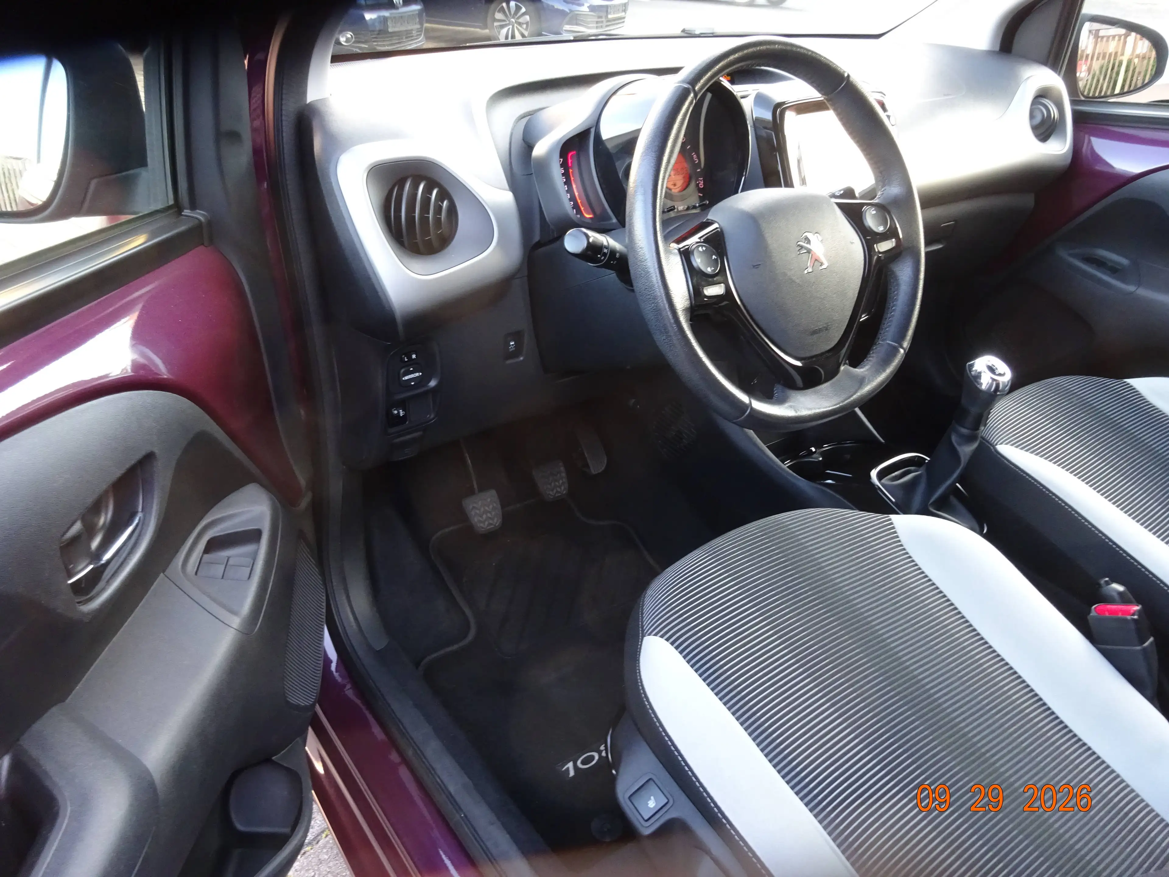 Peugeot 108 Top Cam Panorama 5 Türer — photo 10