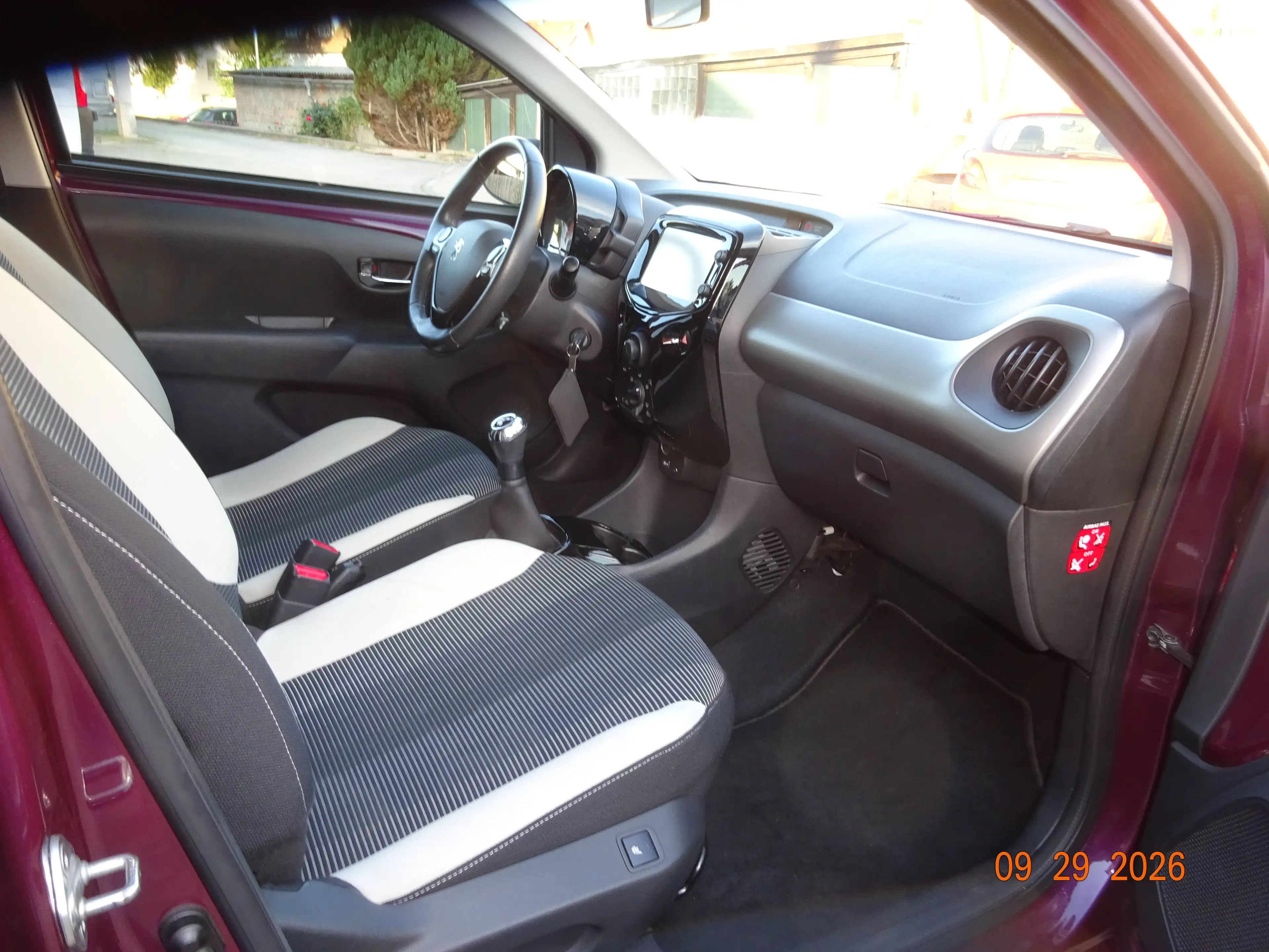 Peugeot 108 Top Cam Panorama 5 Türer — photo 9