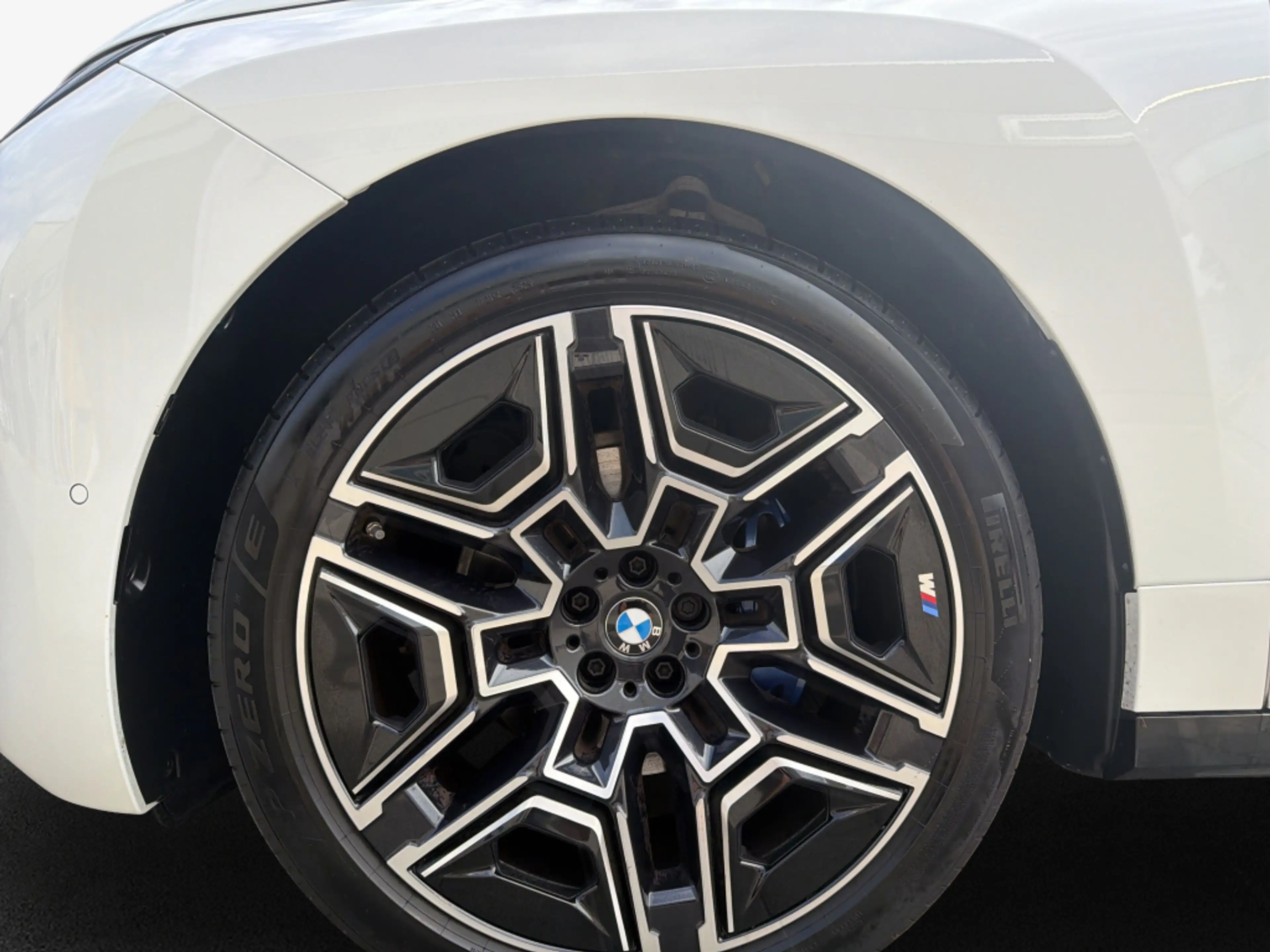 BMW iX xDrive45 M-Paket LED H&K NAV — photo 9
