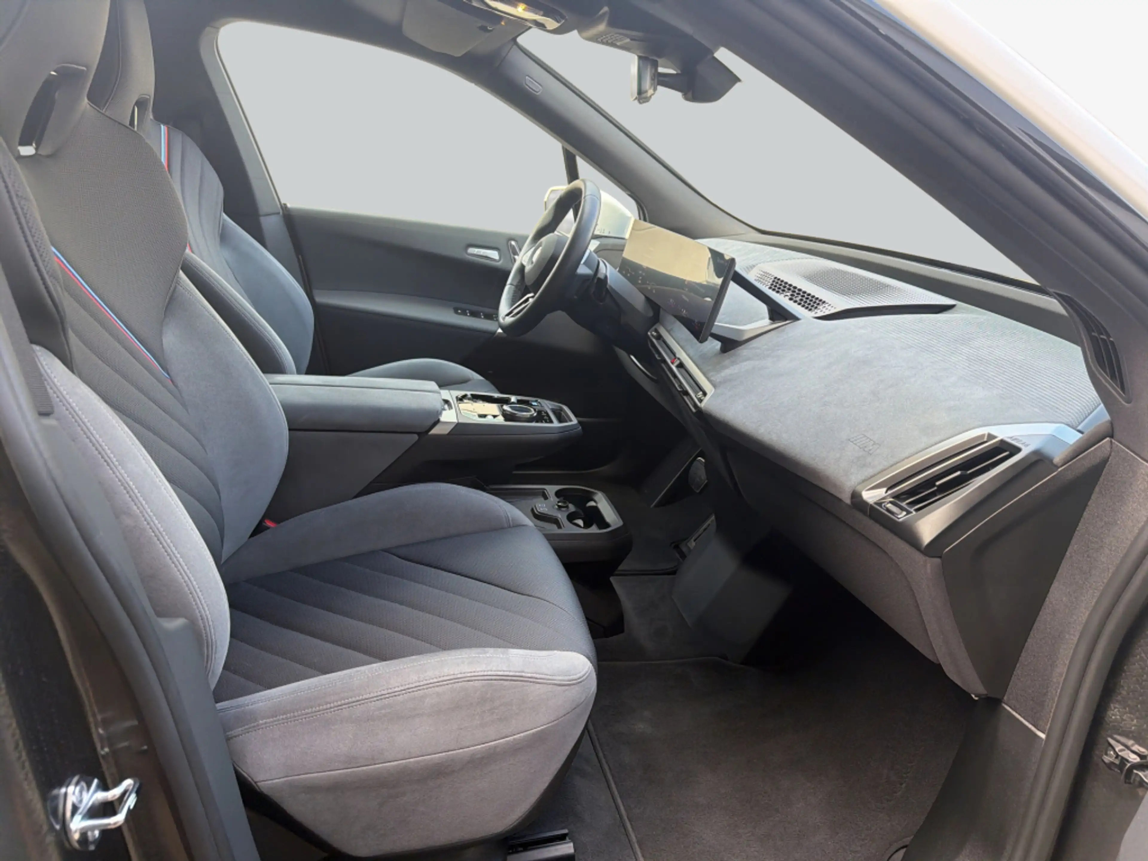 BMW iX xDrive45 M-Paket LED H&K NAV — photo 14