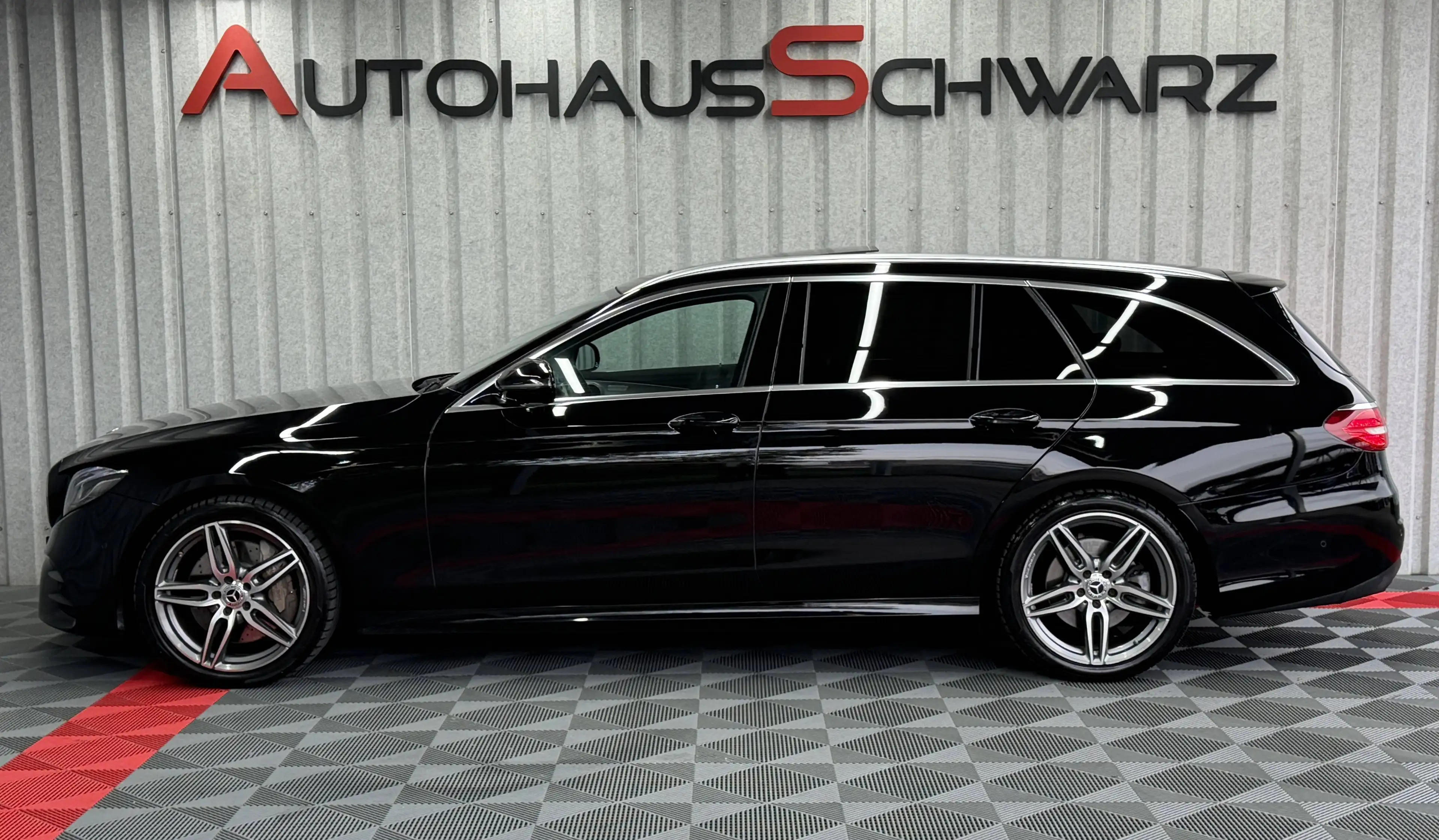 Mercedes-Benz E 350 E350 AMG Line Pano AHK 360° Distronik Navi — photo 4