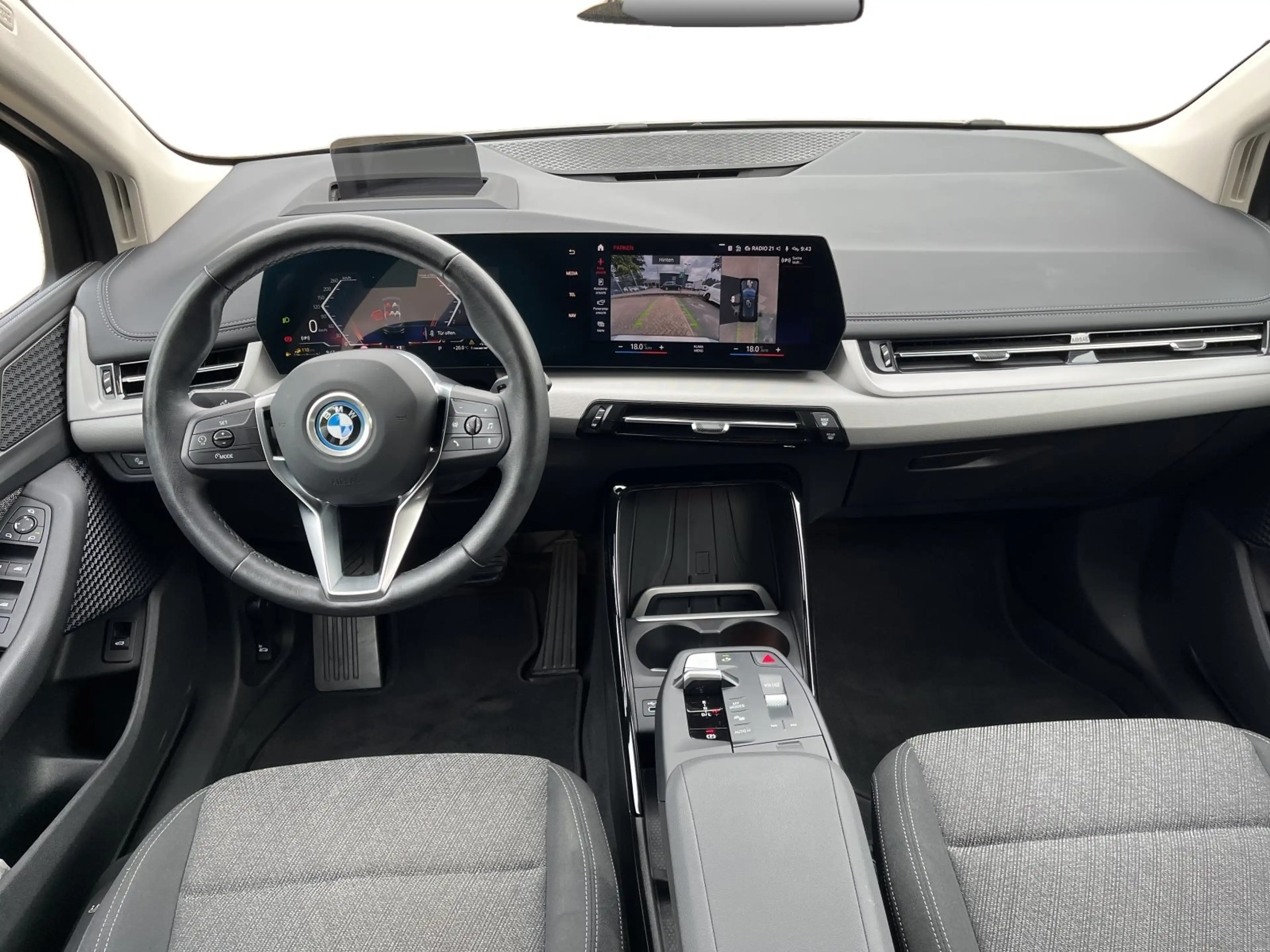 BMW 225 e xDrive — photo 10