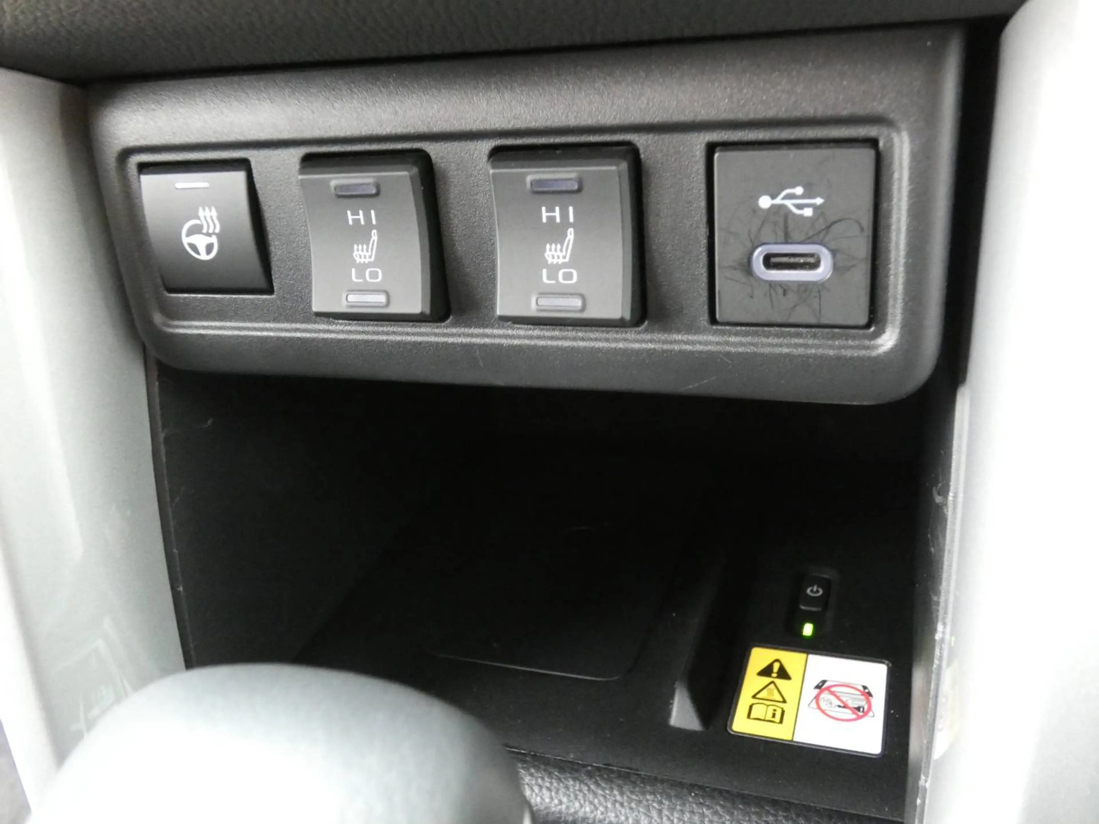 Toyota Corolla Cross 1.8 Hybrid 140PK +Dodehoek +Parkeersensoren +Zetelverwarming +Stuurwielverwarming — photo 12