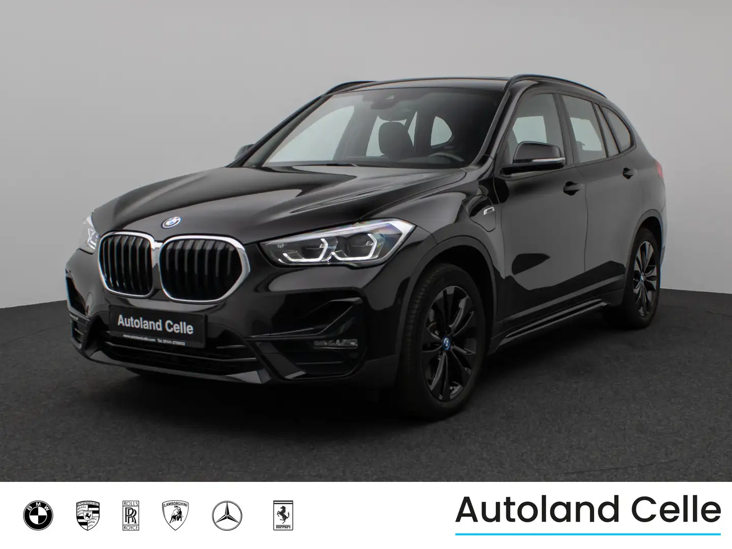 BMW X1 xD25e SportLine Panorama HUD DAB Parkassist Noir - 1
