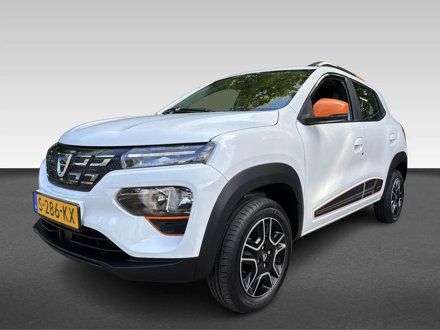 Dacia Spring Electric 45 Comfort Plus Orange Pack Wit - 1