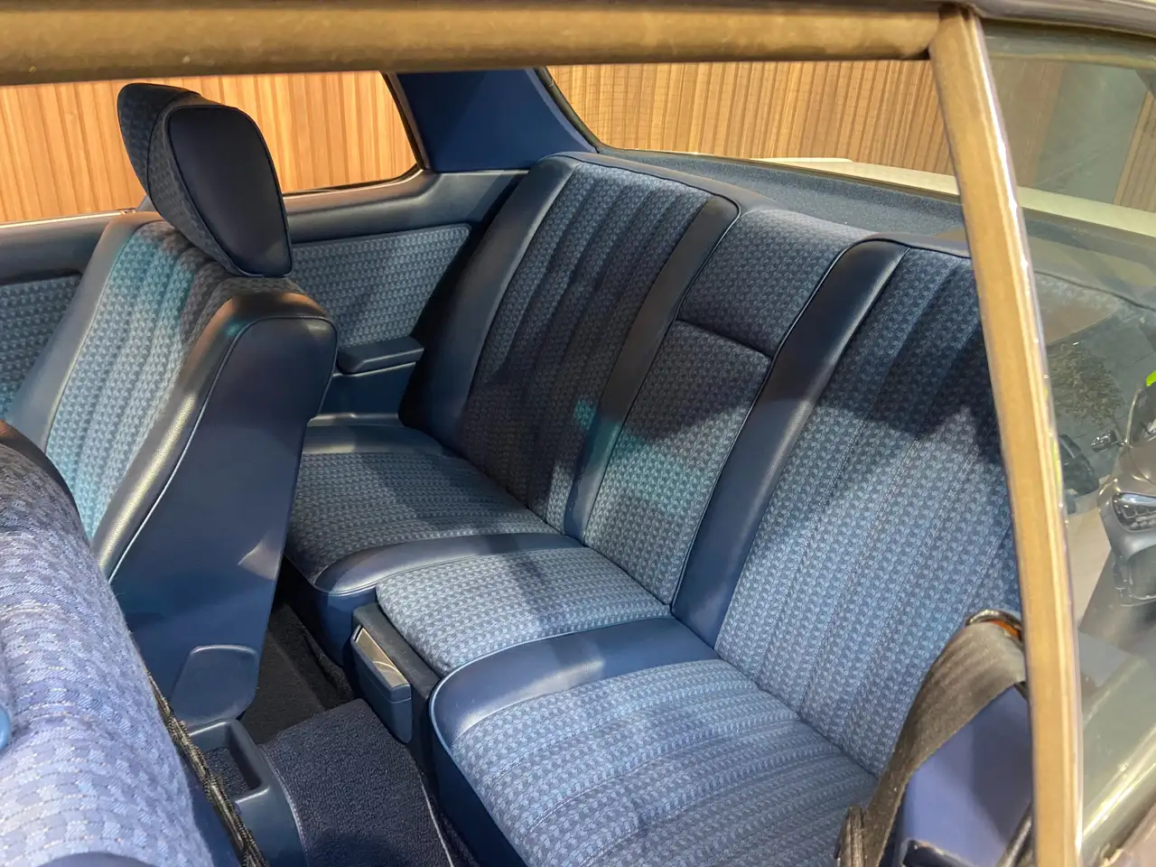 Mercedes-Benz 230 CE COUPE nieuwstaat eerste lak, foto 9