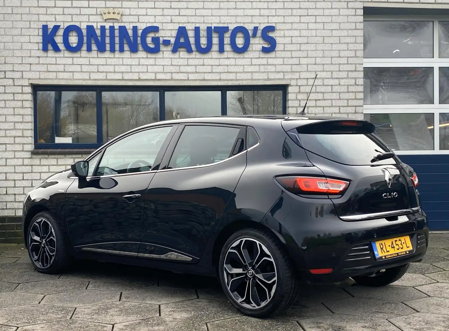 Renault Clio 1.2 TCe Bose/ Cam/ AC/ PDC/ Stoelverw./ Premium So Noir - 2