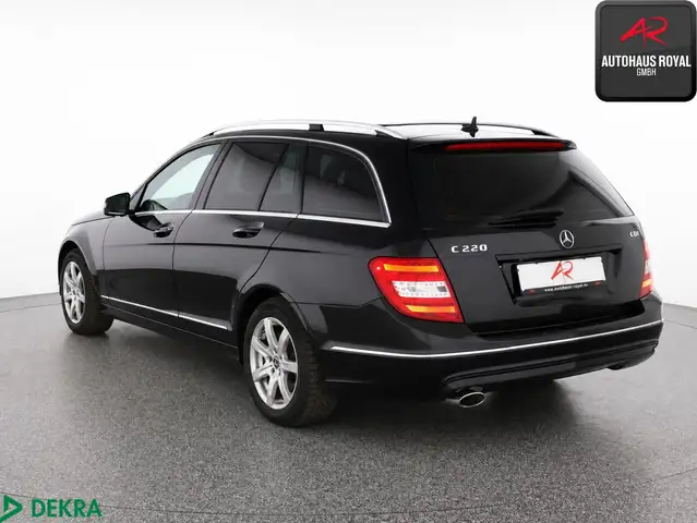 Mercedes-Benz C-Class view 3