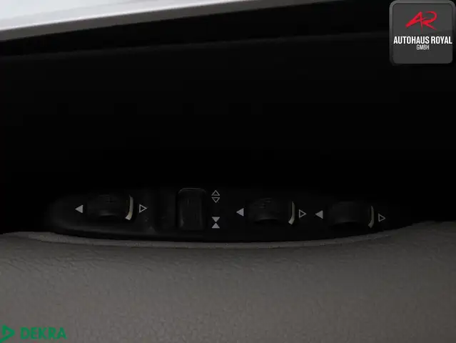 Mercedes-Benz C-Class view 13