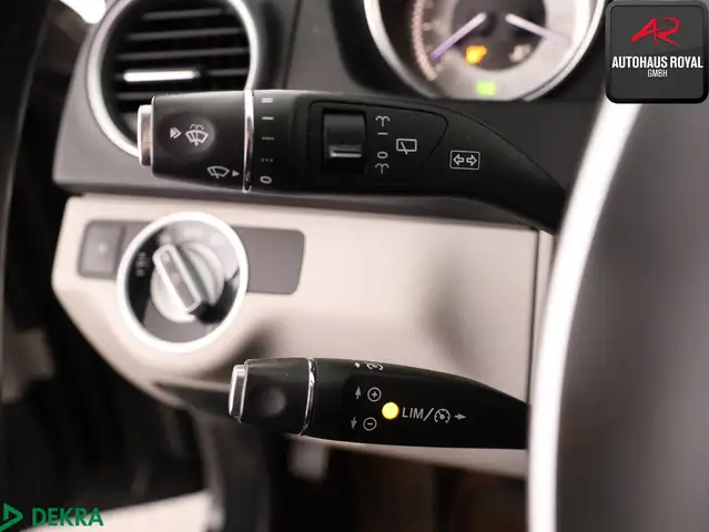 Mercedes-Benz C-Class view 17