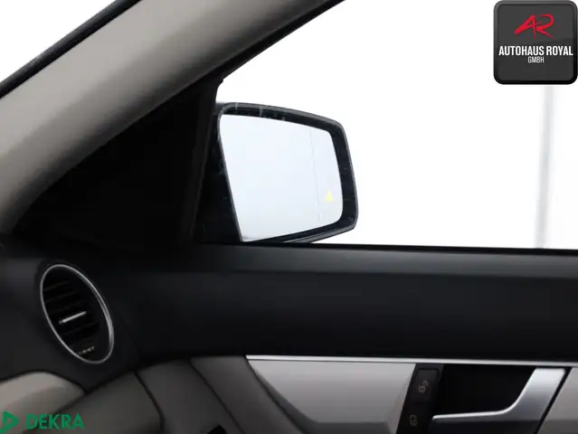 Mercedes-Benz C-Class view 24
