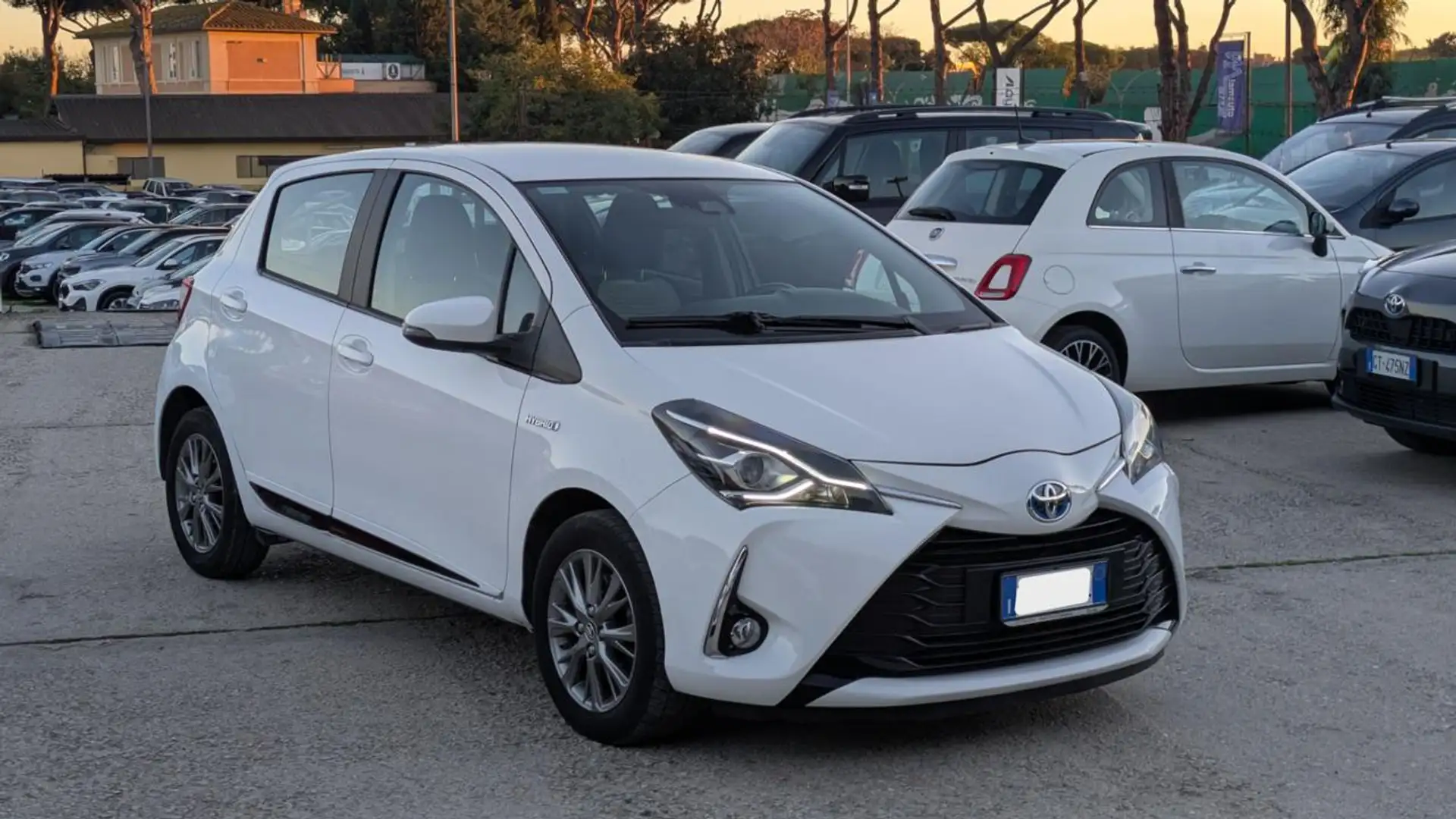 Toyota Yaris HYBRID ACTIVE 1.5cc 72cv SAFETYPACK TELECAM Bianco - 2