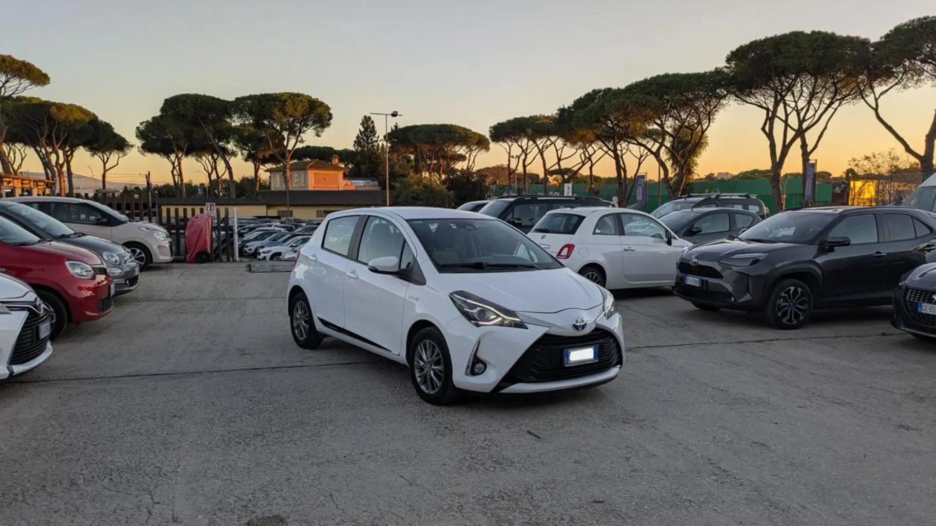 Toyota Yaris HYBRID ACTIVE 1.5cc 72cv SAFETYPACK TELECAM Bianco - 1